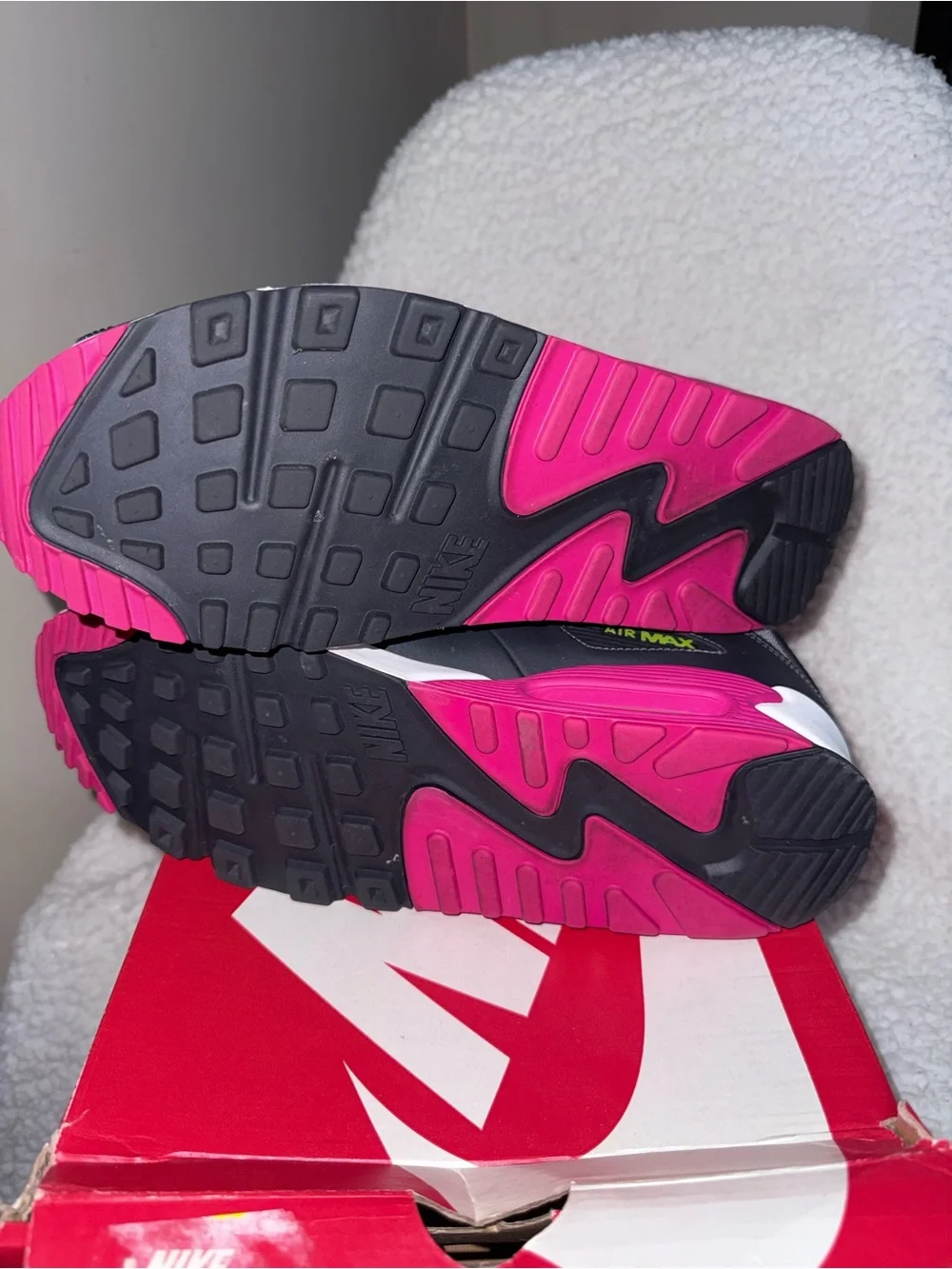 Nike Air Max 90 Essential Low Wolf Grey Rush Pink Sneakers, Size 9.5 Men